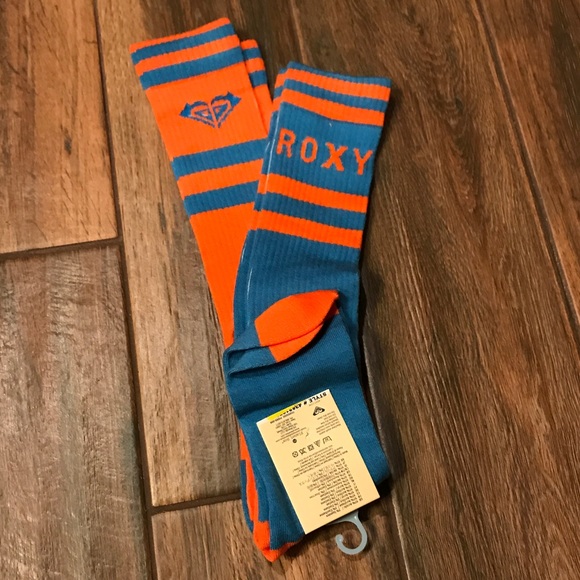 🏈 NWT Roxy Brand Florida Gator socks ready for the game! - Picture 3 of 5